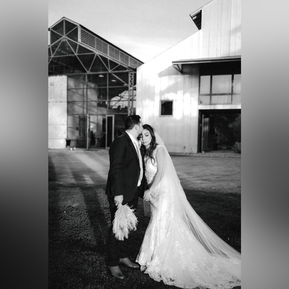 Meet your Posher, Samantha - Picture 2 of 2